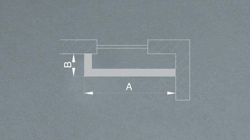 Gehrungsschnitt / Retoure auf Gehrung für Gardinenschienen – in Weiß