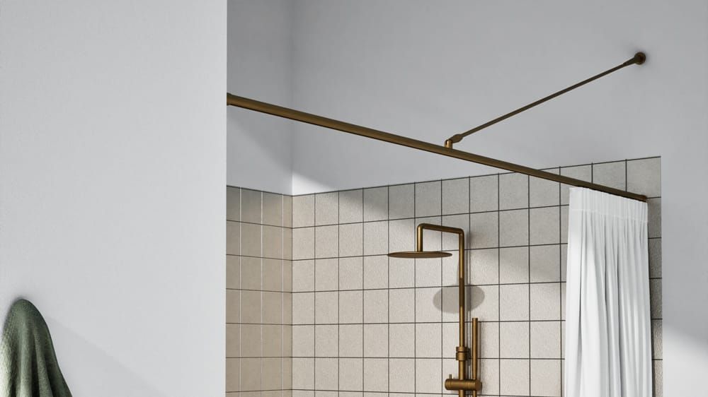 Gerades Duschstangen System rund mit Innenlauf nach Maß – mit Vorhang in Messing