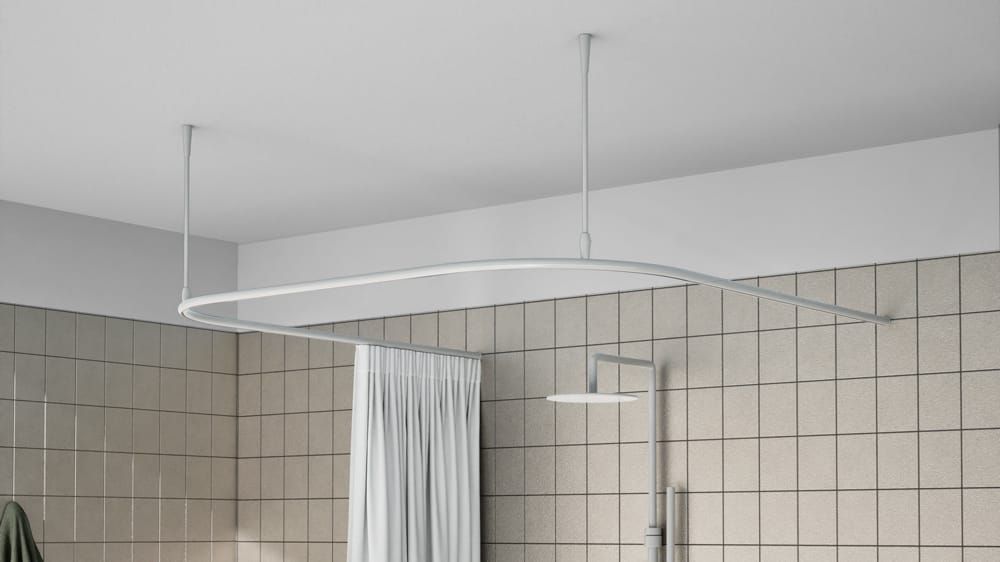 U-Form Duschstangen System mit Innenlauf rund nach Maß – mit Vorhang in Weiß