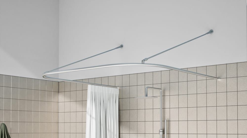 U-Form Duschstangen System mit Innenlauf rund nach Maß – mit Vorhang in Aluminium