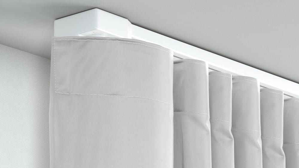 Eletrische Vorhangschiene 2-läufig nach Maß – mit Vorhang in Weiß