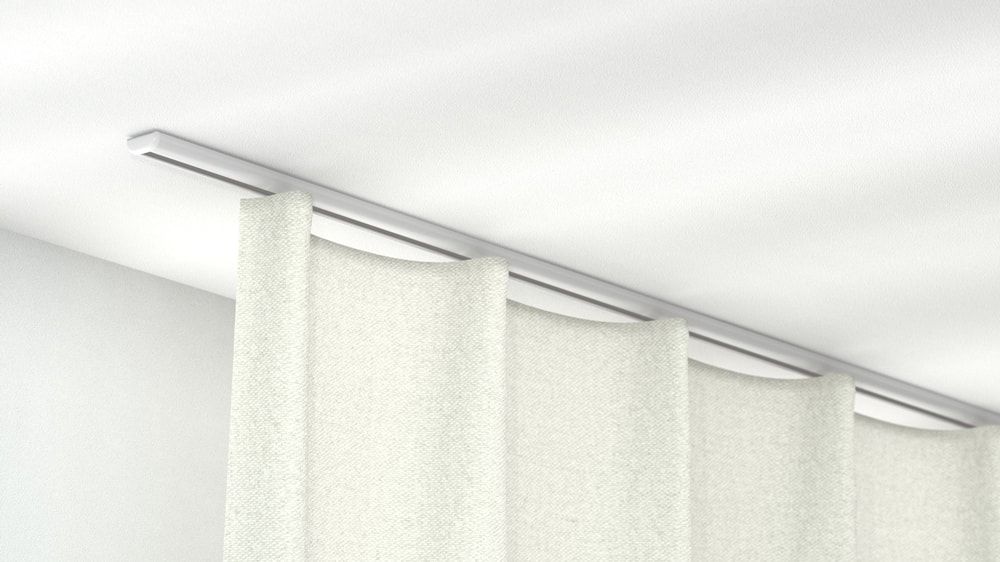 Sehr flache Deckenschiene mit simpler Montage auf Holz – in Weiß