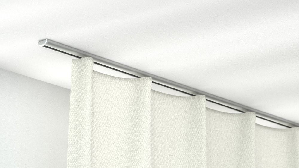 Sehr flache Deckenschiene mit simpler Montage auf Holz – in Aluminium