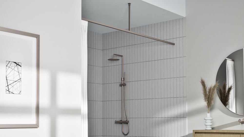 Interstil Cubus: Quadratische Duschvorhangstange gerade – mit Vorhang in Edelstahl