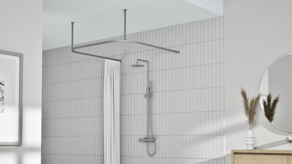 Interstil Cubus 1 U-Form: Quadratische Duschvorhangstange U-Form – mit Vorhang in Aluminium