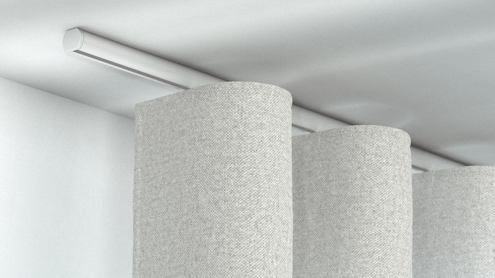 Interstil Mono: runde Vorhangschiene für Ihren Vorhang – in Weiß