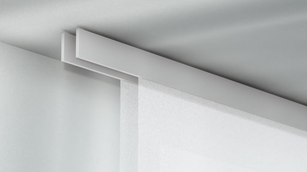 Interstil F1 Flächenvorhang Deckensystem 2-läufig – in Weiß