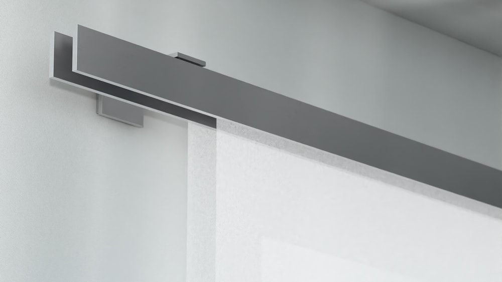 Interstil F1 Flächenvorhangschiene 2-läufig Wand nach Maß – in Aluminium