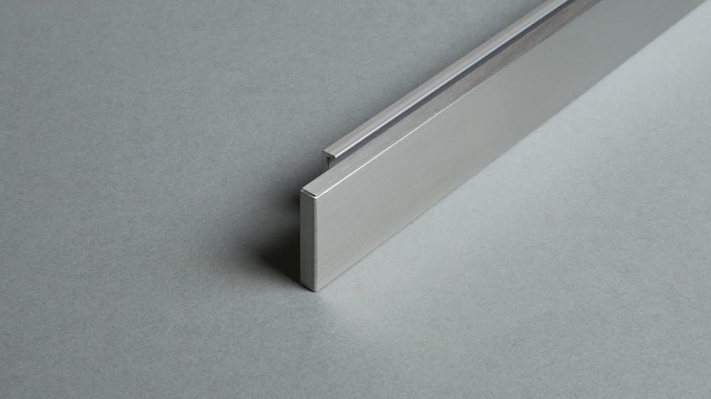 Interstil - Innenlaufprofil flach 28 mm – in Edelstahl