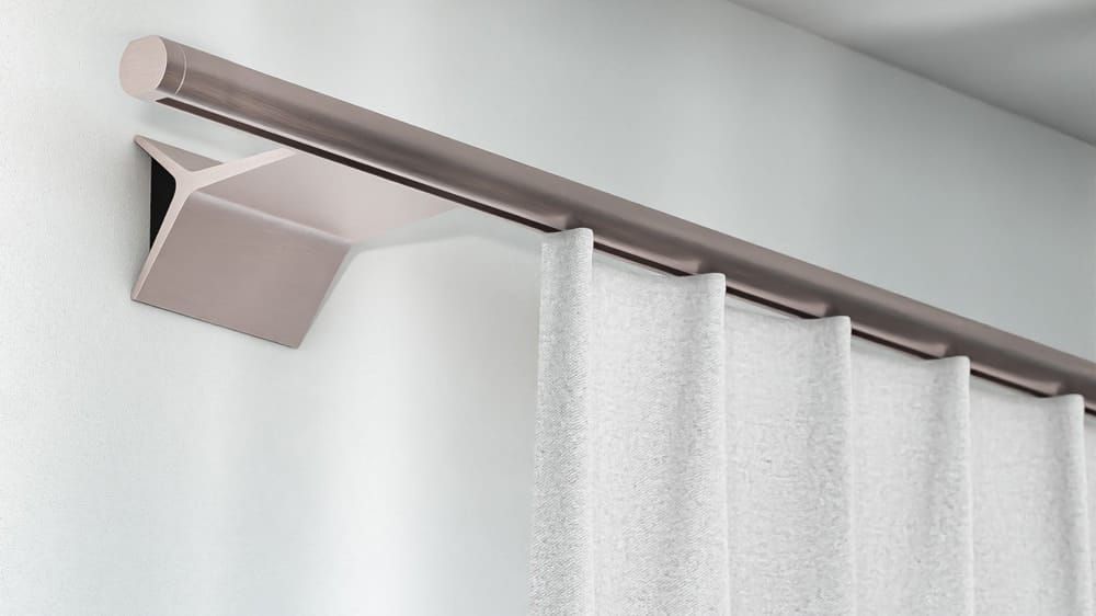 Interstil Lee 2 Wand Gardinenstange mit Innenlauf nach Maß – in Nickel matt