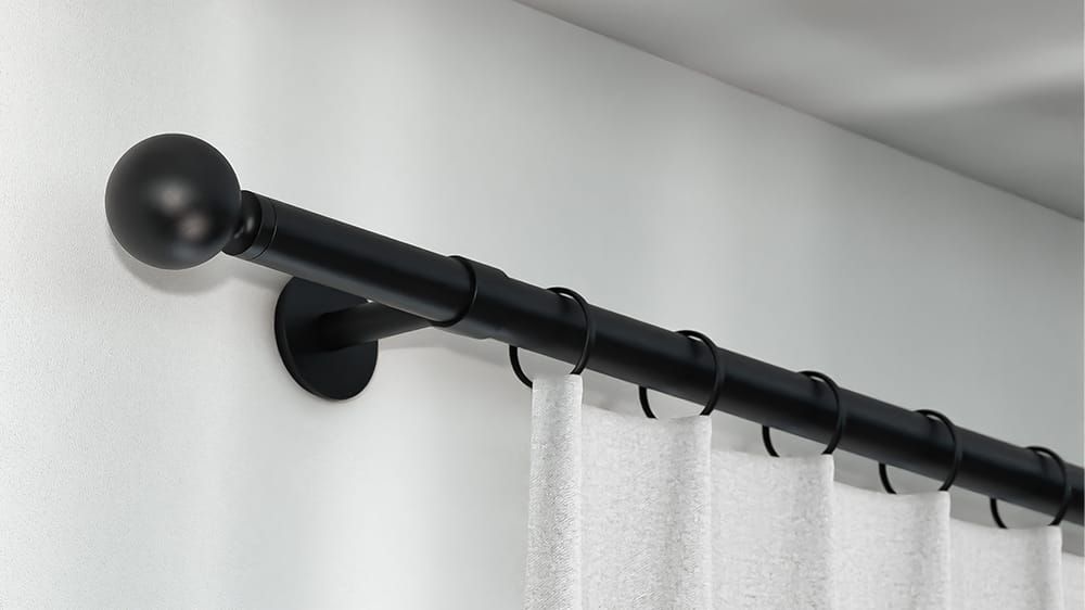 Stange für Gardinen mit Ringen zur Wandmontage – in Schwarz