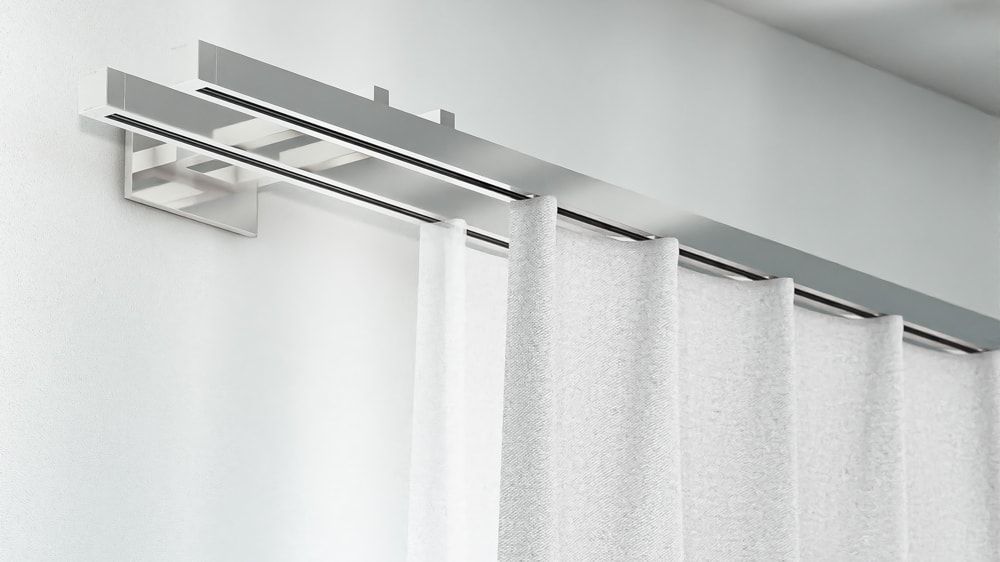 Interstil Phantom 1- 2läufig - Vorhangstange zur Wandmontage – in Chrom