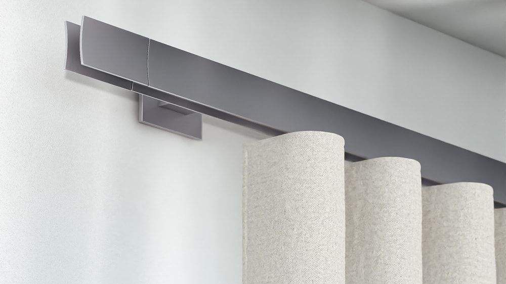 Interstil Sail Design Gardinenschiene einläufig zur Wandmontage – in Edelstahl