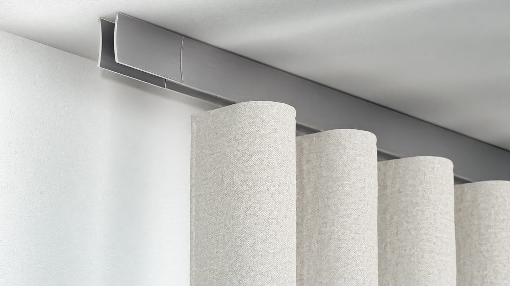 Interstil Sail Design Vorhangschiene zur Deckenmontage – in Aluminium