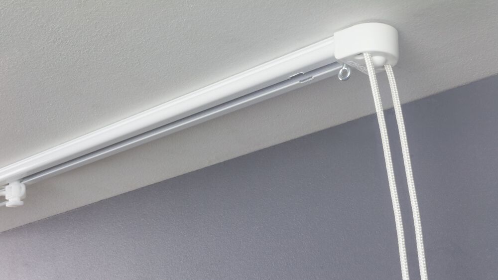 1-läufige Vorhang Schnurzugschiene eckig Modell 505