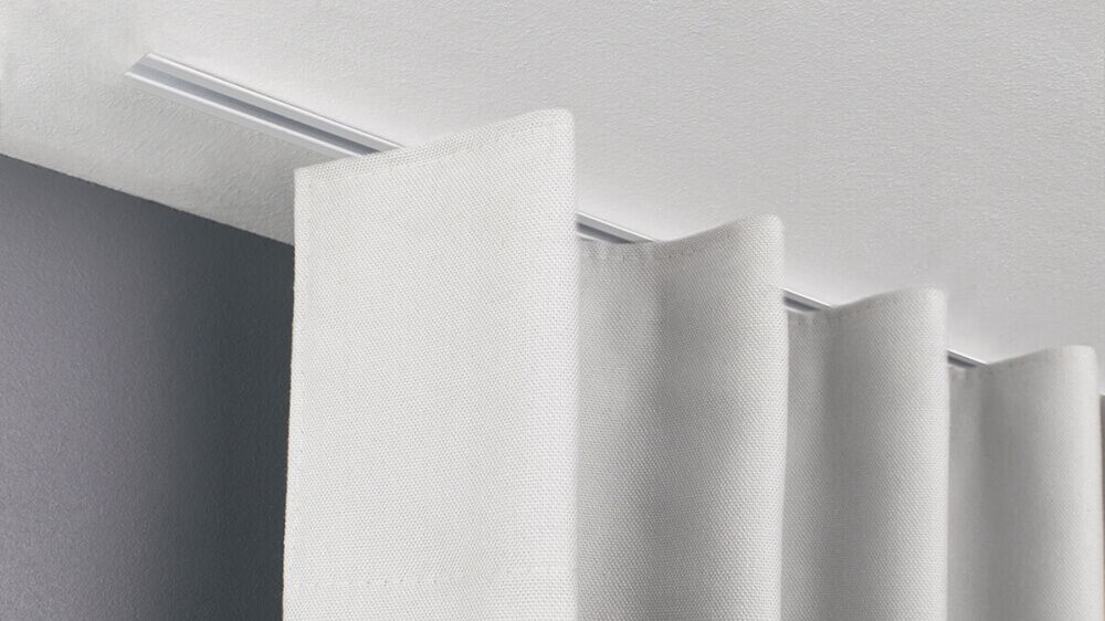 Einputzschiene &amp; Unterputzschiene 1-läufig Modell 400 – mit Vorhang