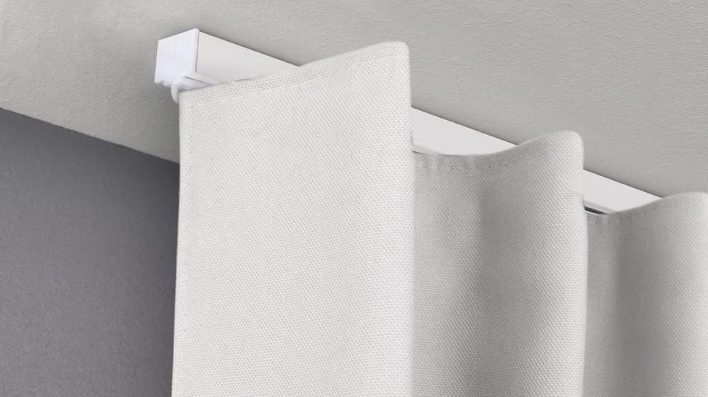 Schleuderschiene für die Schnellmontage Modell 450 – mit Vorhang in Weiß