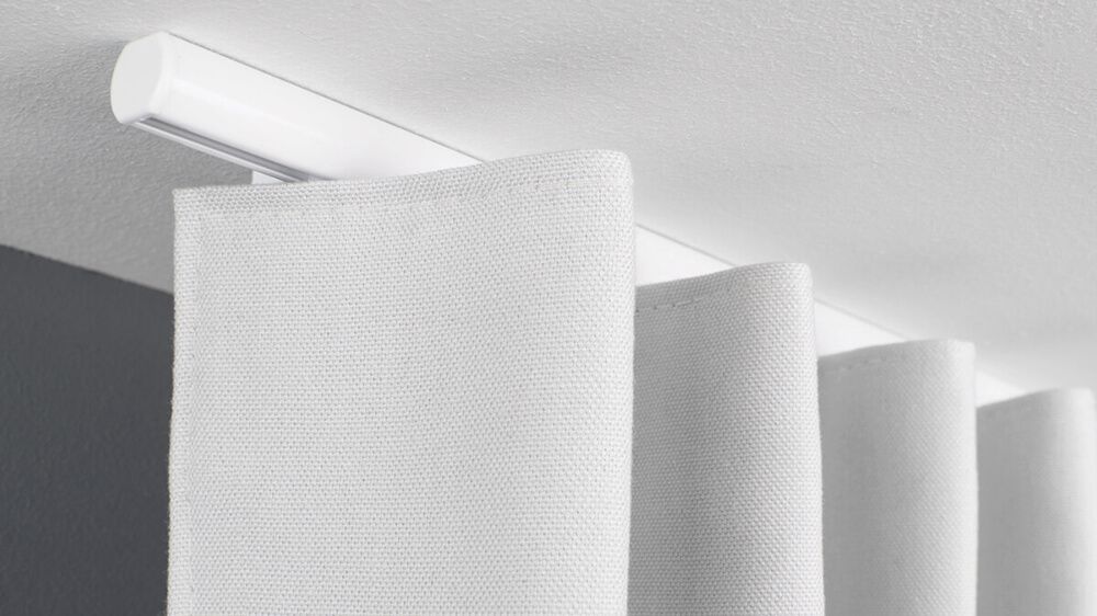 Alugard Deckenschiene Modell 545 für leichte Vorhänge – mit Vorhang