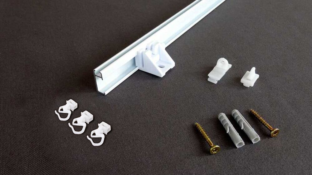 Hochschleuderschiene für die Deckenmontage Modell 550 – Zubehör in Weiß