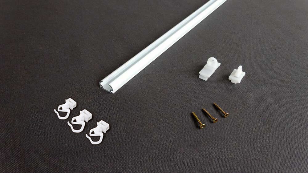 Einläufige &amp; schmale Deckenschiene für die Montage auf Holz – Zubehör in Weiß