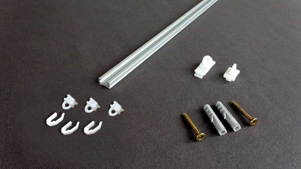 Einläufige Deckenschiene für Gardinen zur Montage auf Holz – Zubehör in Aluminium