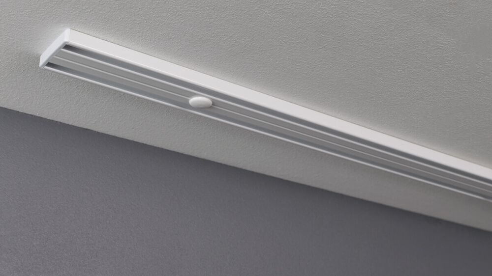 Flachschleuderschiene für Verdunkelungsvorhänge Modell 877 – mit Vorhang