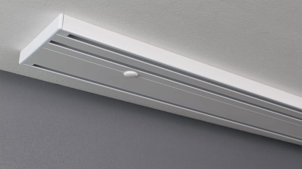 Alugard Modell 881 – flache zweiläufige Deckenschiene – mit Vorhang