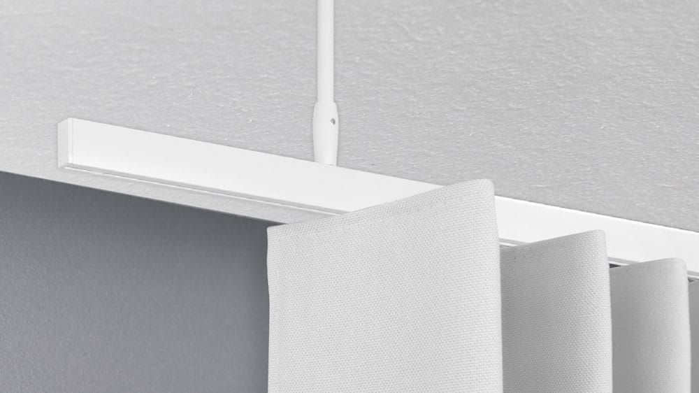 Raumtrenner Schiene für Vorhänge 1-läufig eckig – mit Vorhang