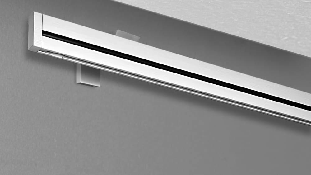 Alugard Modell 700 – Decorschiene mit Wandträger – mit Vorhang
