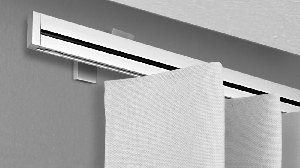 Alugard Modell 700 – Decorschiene mit Wandträger – mit Vorhang