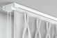1-läufige Gardinenschiene mit Schnurzug eckig &amp; flach – mit Vorhang in Weiß