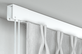Seilzug Schiene zur Deckenmontage 1-läufig – mit Vorhang in Weiß