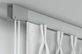 Seilzug Schiene zur Deckenmontage 1-läufig – mit Vorhang in Aluminium