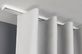 Sehr Flache Deckenschiene Modell 876 nach Maß – mit Vorhang