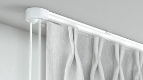 Modell 505 1-läufige Schnurzugschiene Vorhang – mit Vorhang in Weiß