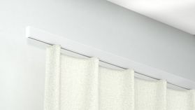 Modell 550 Hochschiene für Gardinen zur Wandmontage – in Weiß