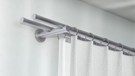 Interstil Barett doppelläufige Gardinenstange mit Ringen – in Edelstahl