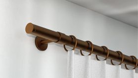 Interstil Castle 1-läufig Gardinenstange mit Ringen – in Bronze