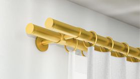 Interstil Castle doppelläufige Vorhangstange mit Ringen – in Messing