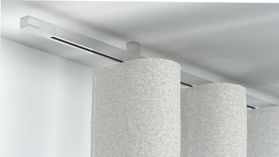 Interstil Cubus 1: Quadratische Vorhangschiene mit Endkappe Phantom 3 – in Chrom