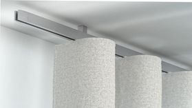 Interstil Cubus 2 1-läufig mit Endkappe Convex – in Aluminium