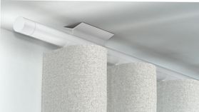 Interstil Novum 30 1-läufig mit passenden Trägern und Gleitern – in Weiß