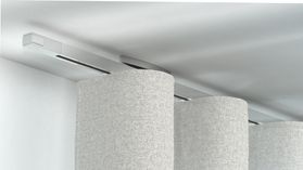 Interstil Votum 1 Quadratische Vorhangstange mit Innenlauf – in Chrom