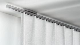 Interstil Votum 16: Runde Vorhangstange mit Innenlauf mit Endkappe Phantom 16 – in Aluminium