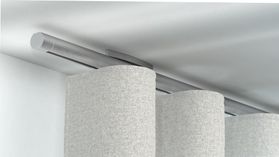 Interstil Votum.25W 1-läufig mit passenden Trägern und Gleitern – in Aluminium