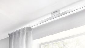 Interstil WING Gardinenschiene mit Mittelträger flach zur Deckenmontage